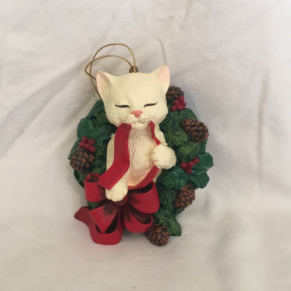 Lenox Cat in Wreath Ornament
